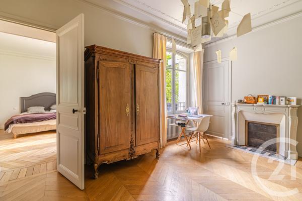Appartement T7 à vendre  7 pièces - 211 m 2   PARIS  - 75014