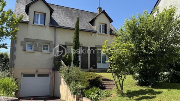 EXCLUSIVITE BSK IMMOBILIER à visiter sans tarder ! Venez découvrir cette maison traditionnelle située à CHARTRES DE BRETAGNE, une charmante commune très dynamique et attractive de la métropole Rennaise, idéalement située à 5km du centre-ville de Rennes, à 10 mn de la gare SNCF, 10 mn de l'aéroport de Rennes Saint-Jacques et du Campus de Ker-Lann. CHARTRES dispose également d'un bon réseau de transports (bus) qui facilite vos déplacements.
Dans le centre bourg, vous y trouverez toutes les commodités (commerces, écoles, collège, équipements culturels et sportifs) et tout cela à pied. 
Profitez d'un cadre de vie agréable !

Cette maison familiale de 112m², construite en 1979 sur sous-sol complet, se trouve sur une parcelle d’environ 420m². Idéalement située dans un quartier calme et résidentiel, au cœur d’une impasse et à proximité du centre bourg, vous profiterez d’un jardin clos et arboré offrant une belle vue dégagée et sans vis-à-vis sur la campagne.

Le rez-de-chaussée vous accueille avec une entrée majestueuse qui dessert un lumineux salon-séjour avec sa cheminée, une cuisine dinatoire aménagée et équipée qui comblera les amateurs de gastronomie. 
Le séjour est en accès direct sur une terrasse sans vis-à-vis, exposée Sud et Ouest, idéale pour profiter des belles journées d’été.
L'entrée dessert également une belle chambre parentale et sa salle d'eau refaite très récemment, un espace rangement et des WC séparés.
À l’étage, le palier vous emmène vers trois chambres (dont une grande avec dressing), une salle d’eau et des WC.

Atouts supplémentaires :
• Grand sous-sol sécurisé avec porte de garage motorisée.
• Espace atelier, buanderie et cave.
• Chauffage avec chaudière gaz Frisquet.
• Huisseries PVC et volets roulants (motorisés au rez-de-chaussée).
• Fibre installée pour une connectivité optimale.
• Jardin clos et arboré. Barbecue. Terrasse protégée par un store-banne.

Quelques travaux de modernisation (décoration) vous permettront de personnaliser cette maison solidement construite pour en faire un véritable cocon familial à votre image.
Laissez-vous séduire par son cadre de vie agréable. 
Contactez-moi rapidement pour organiser une visite !