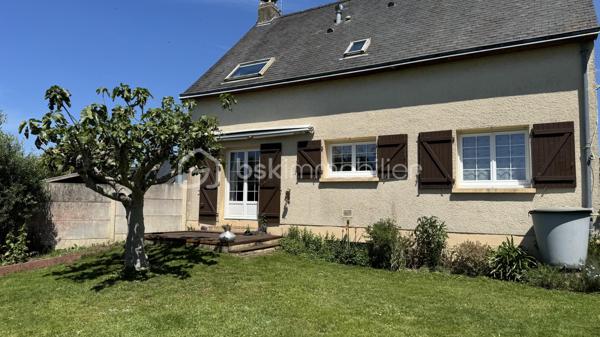 EXCLUSIVITE BSK IMMOBILIER à visiter sans tarder ! Venez découvrir cette maison traditionnelle située à CHARTRES DE BRETAGNE, une charmante commune très dynamique et attractive de la métropole Rennaise, idéalement située à 5km du centre-ville de Rennes, à 10 mn de la gare SNCF, 10 mn de l'aéroport de Rennes Saint-Jacques et du Campus de Ker-Lann. CHARTRES dispose également d'un bon réseau de transports (bus) qui facilite vos déplacements.
Dans le centre bourg, vous y trouverez toutes les commodités (commerces, écoles, collège, équipements culturels et sportifs) et tout cela à pied. 
Profitez d'un cadre de vie agréable !

Cette maison familiale de 112m², construite en 1979 sur sous-sol complet, se trouve sur une parcelle d’environ 420m². Idéalement située dans un quartier calme et résidentiel, au cœur d’une impasse et à proximité du centre bourg, vous profiterez d’un jardin clos et arboré offrant une belle vue dégagée et sans vis-à-vis sur la campagne.

Le rez-de-chaussée vous accueille avec une entrée majestueuse qui dessert un lumineux salon-séjour avec sa cheminée, une cuisine dinatoire aménagée et équipée qui comblera les amateurs de gastronomie. 
Le séjour est en accès direct sur une terrasse sans vis-à-vis, exposée Sud et Ouest, idéale pour profiter des belles journées d’été.
L'entrée dessert également une belle chambre parentale et sa salle d'eau refaite très récemment, un espace rangement et des WC séparés.
À l’étage, le palier vous emmène vers trois chambres (dont une grande avec dressing), une salle d’eau et des WC.

Atouts supplémentaires :
• Grand sous-sol sécurisé avec porte de garage motorisée.
• Espace atelier, buanderie et cave.
• Chauffage avec chaudière gaz Frisquet.
• Huisseries PVC et volets roulants (motorisés au rez-de-chaussée).
• Fibre installée pour une connectivité optimale.
• Jardin clos et arboré. Barbecue. Terrasse protégée par un store-banne.

Quelques travaux de modernisation (décoration) vous permettront de personnaliser cette maison solidement construite pour en faire un véritable cocon familial à votre image.
Laissez-vous séduire par son cadre de vie agréable. 
Contactez-moi rapidement pour organiser une visite !