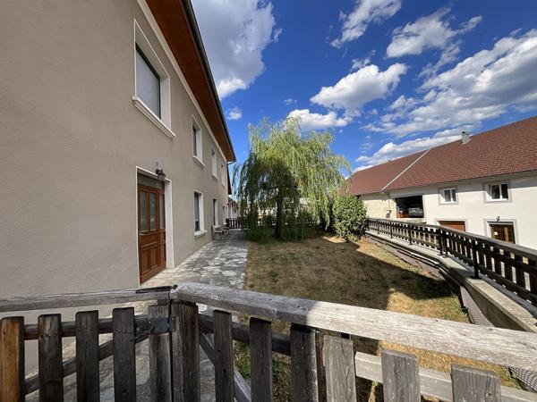 Grand appartement de 102m² avec terrasse, garage... à Arçon 25300, disponible au 01/10/2026