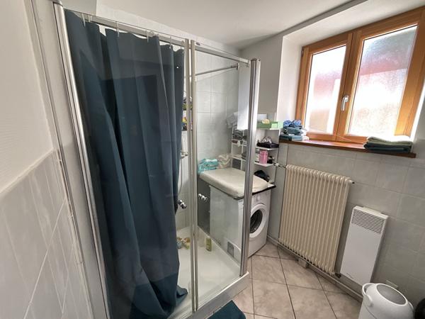 Grand appartement de 102m² avec terrasse, garage... à Arçon 25300, disponible au 01/10/2026
