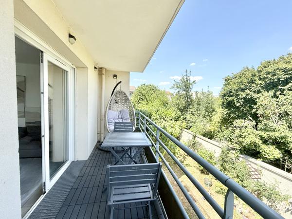 Appartement
         3 pièces
        - 69 m² 379 000 € *