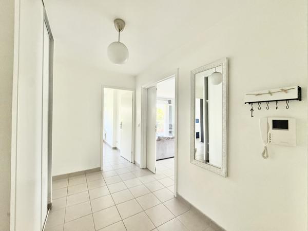 Appartement
         3 pièces
        - 69 m² 379 000 € *