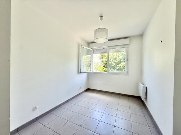 Appartement
         3 pièces
        - 69 m² 379 000 € *