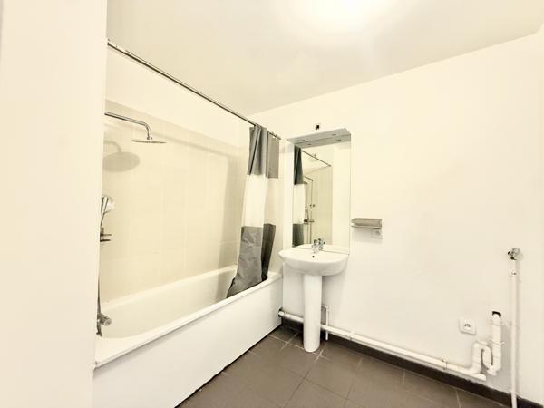 Appartement
         3 pièces
        - 69 m² 379 000 € *