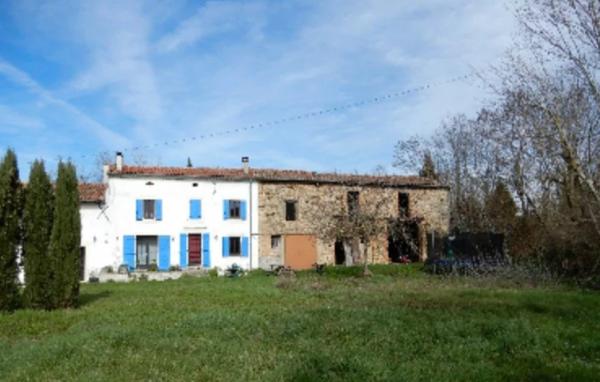 Castelnaudary: Grande propriété - ensemble immobilier de 3 maisons avec piscine et jardins