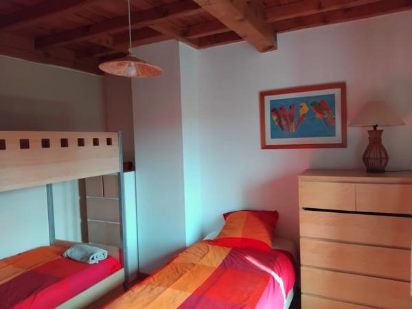 Castelnaudary: Grande propriété - ensemble immobilier de 3 maisons avec piscine et jardins