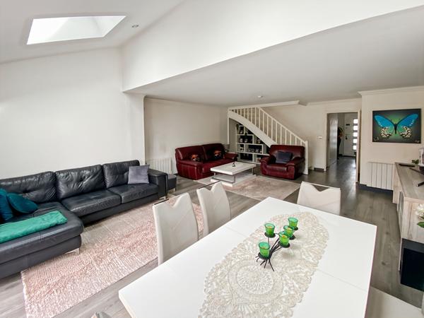 Maison VAUREAL 110 m2 avec garage et terrain.