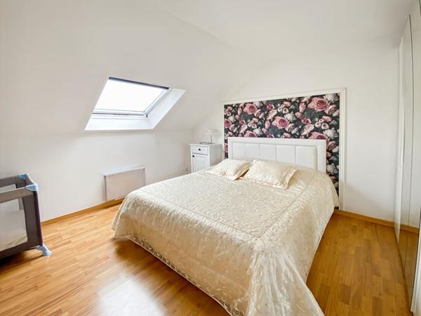 Maison VAUREAL 110 m2 avec garage et terrain.