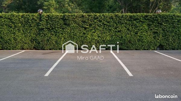 Place parking centre Castelginest