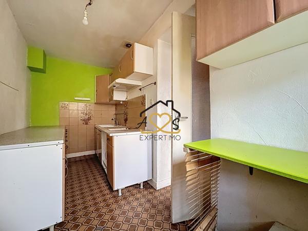 Billom (63160) MAISON DE VILLE AVEC GARAGE ET ANNEXES - BILLOM (63160)