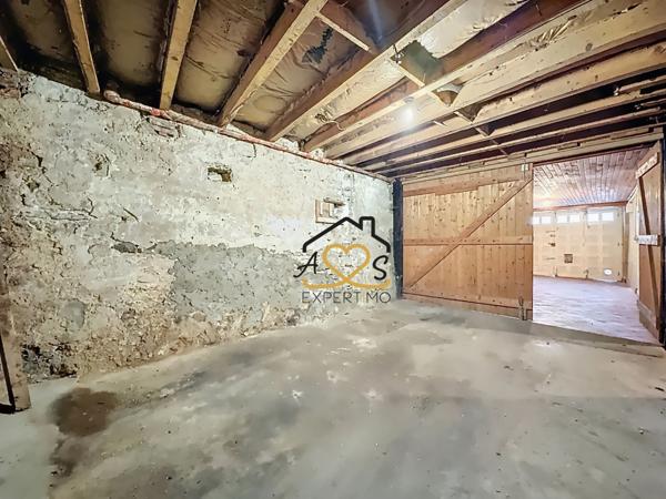 Billom (63160) MAISON DE VILLE AVEC GARAGE ET ANNEXES - BILLOM (63160)