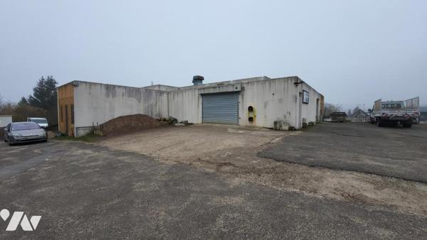 GRAND CHARMONT, ensemble immobilier  1412 m2 sur  29a 18ca de terrain