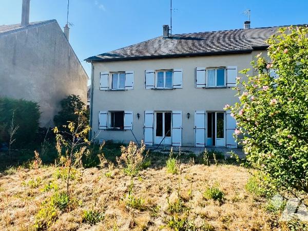 SAINT-PIERRE-DES-CORPS
CENTRE VILLE
Proche Gare et toutes commodités 
Dans un environnement calme