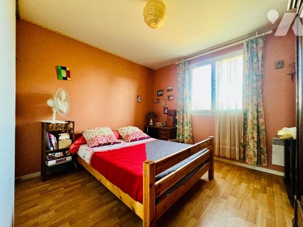 SAINT-PIERRE-DES-CORPS
CENTRE VILLE
Proche Gare et toutes commodités 
Dans un environnement calme