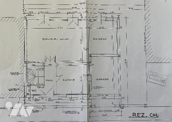 SAINT-PIERRE-DES-CORPS
CENTRE VILLE
Proche Gare et toutes commodités 
Dans un environnement calme