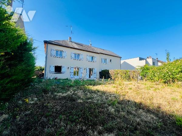 SAINT-PIERRE-DES-CORPS
CENTRE VILLE
Proche Gare et toutes commodités 
Dans un environnement calme