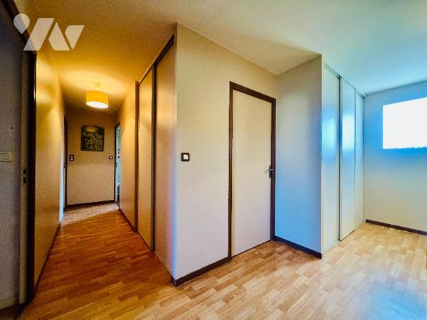 SAINT-PIERRE-DES-CORPS
CENTRE VILLE
Proche Gare et toutes commodités 
Dans un environnement calme