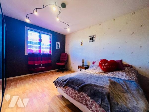 SAINT-PIERRE-DES-CORPS
CENTRE VILLE
Proche Gare et toutes commodités 
Dans un environnement calme