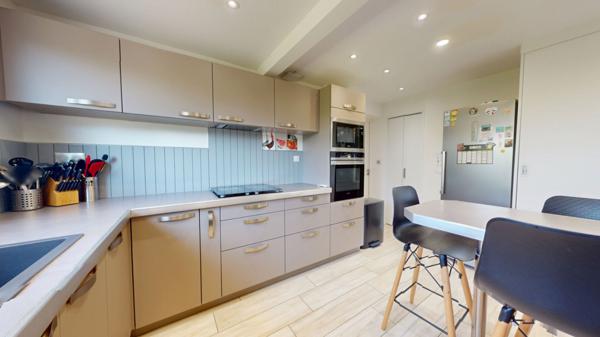 Maison récente 6 pièces à vendre à Castine en Plaine