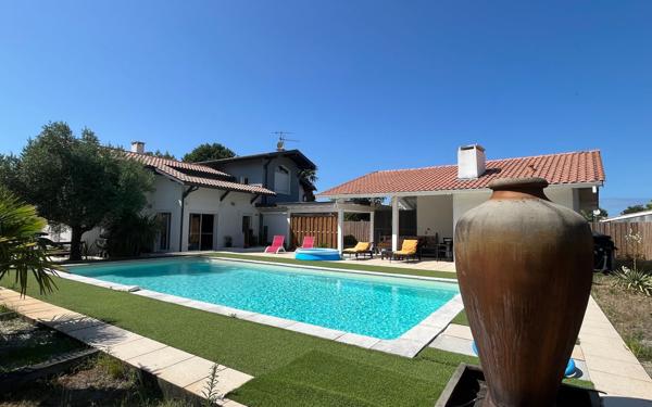 Maison à vendre    6 pièces •  Gujan-Mestras