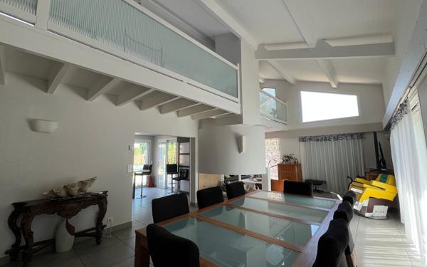 Maison à vendre    6 pièces •  Gujan-Mestras