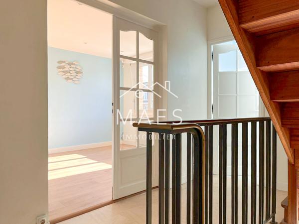 Maison bel étage 110m2 – 3 chambres – Garage et jardin