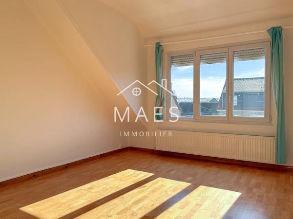 Maison bel étage 110m2 – 3 chambres – Garage et jardin