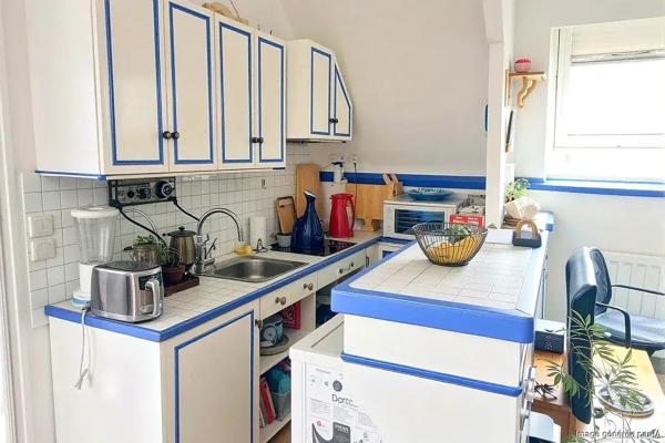 Avon, appartement avec grande terrasse, cave et parking