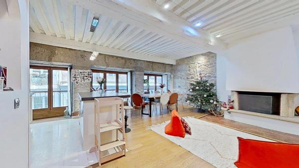 4 rue Royale Lyon 69001 – T3 Non meublé – 1590 €CC