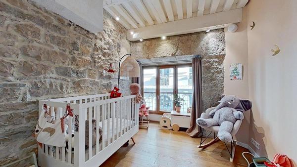 4 rue Royale Lyon 69001 – T3 Non meublé – 1590 €CC