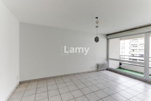 T2 avec balcon et box a coté du stade marcel michelin