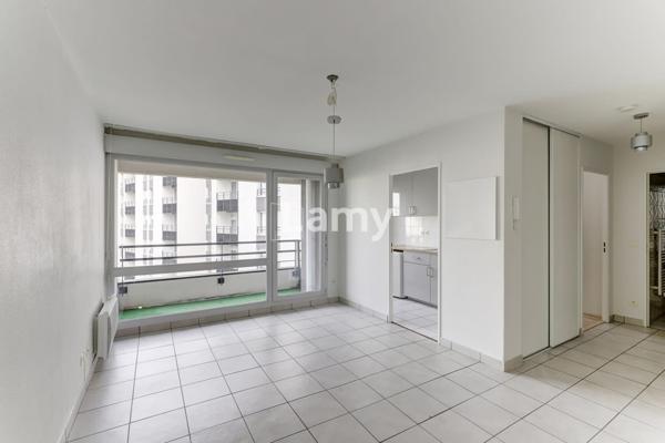 T2 avec balcon et box a coté du stade marcel michelin