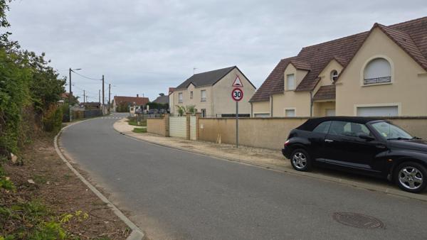 28500-Terrain constructible de 460m2