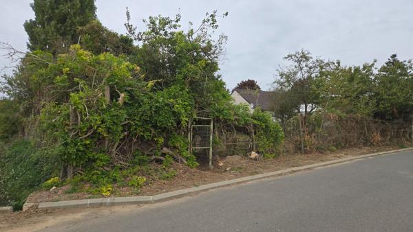 28500-Terrain constructible de 460m2