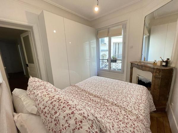 Adresse d'exception ? à proximité immédiate des Champs-Élysées