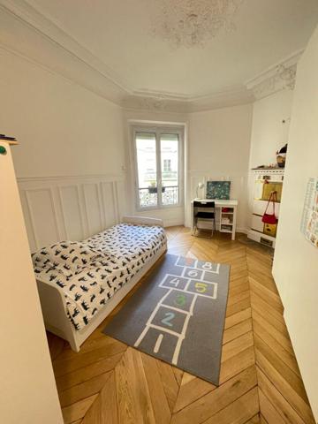 Adresse d'exception ? à proximité immédiate des Champs-Élysées