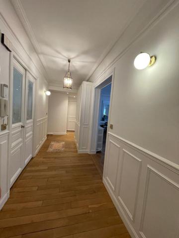 Adresse d'exception ? à proximité immédiate des Champs-Élysées