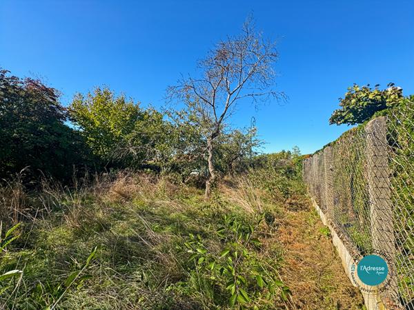 Terrain constructible viabilisé de 787 m2 - MENNECY