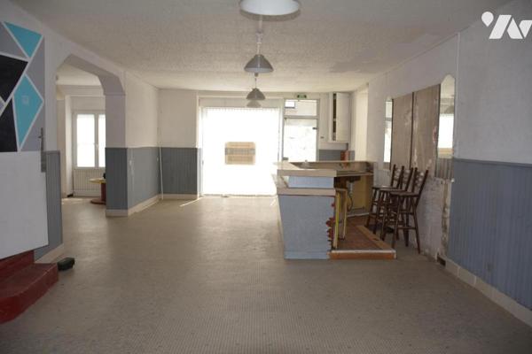 Vente sur la commune de Bouessay ancien restaurant-bar-café