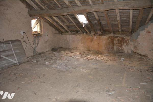 Vente sur la commune de Bouessay ancien restaurant-bar-café