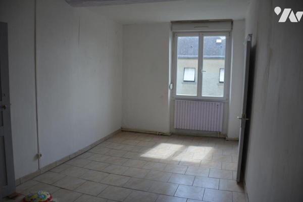 Vente sur la commune de Bouessay ancien restaurant-bar-café