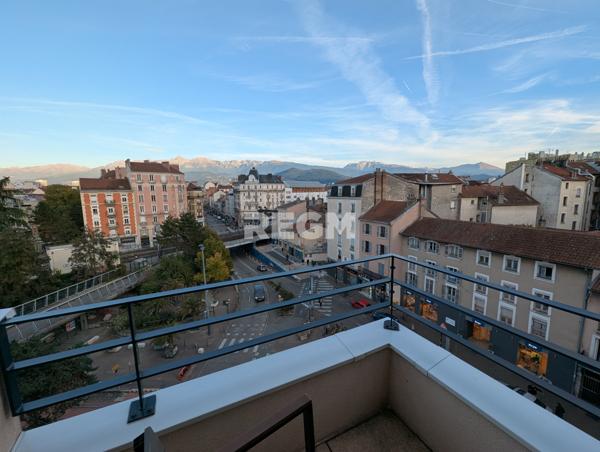 Grenoble (38000) Spacieux duplex 4 chambres - rendement élevé- Vue panoramique – Presqu’île Grenoble
