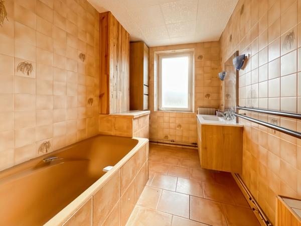Maison à vendre 8 pièces proche de EUGENIE LES BAINS (40)