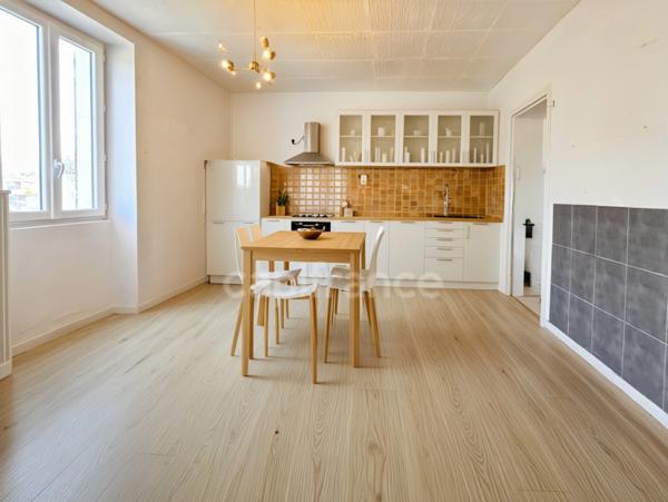 Maison à vendre 8 pièces proche de EUGENIE LES BAINS (40)
