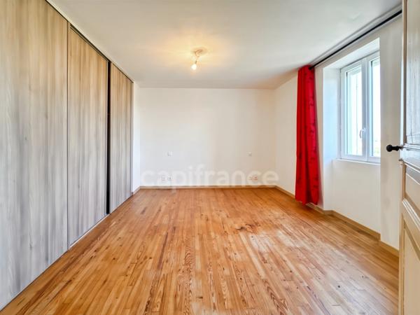 Maison à vendre 8 pièces proche de EUGENIE LES BAINS (40)