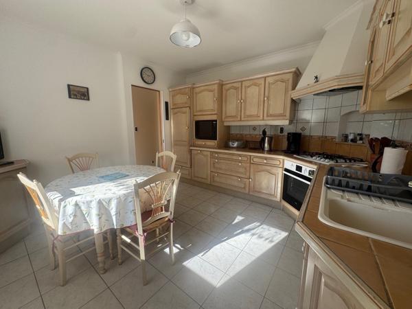 Maison 110 m² habitables environ proche centre La Roche Bernard