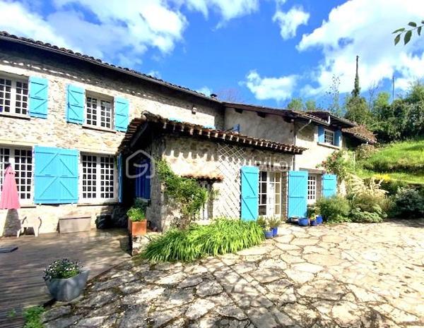 Maison d hote de 303 m²