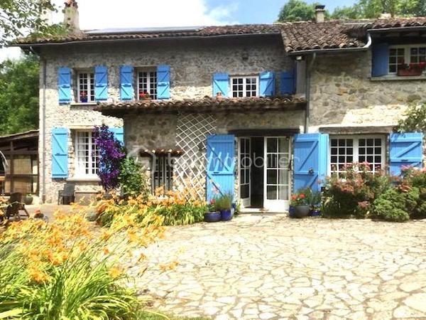 Maison d hote de 303 m²