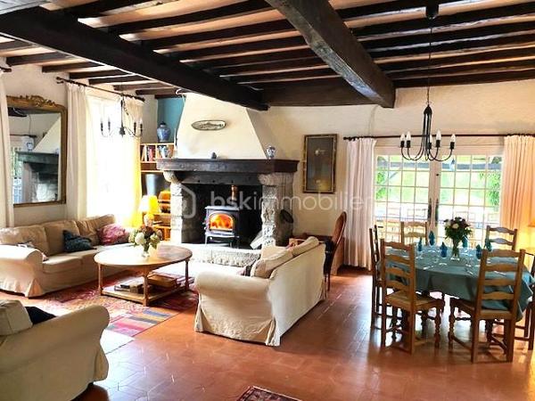 Maison d hote de 303 m²